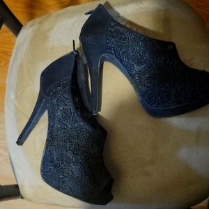 Apt. 9 Pumps Size 7.5